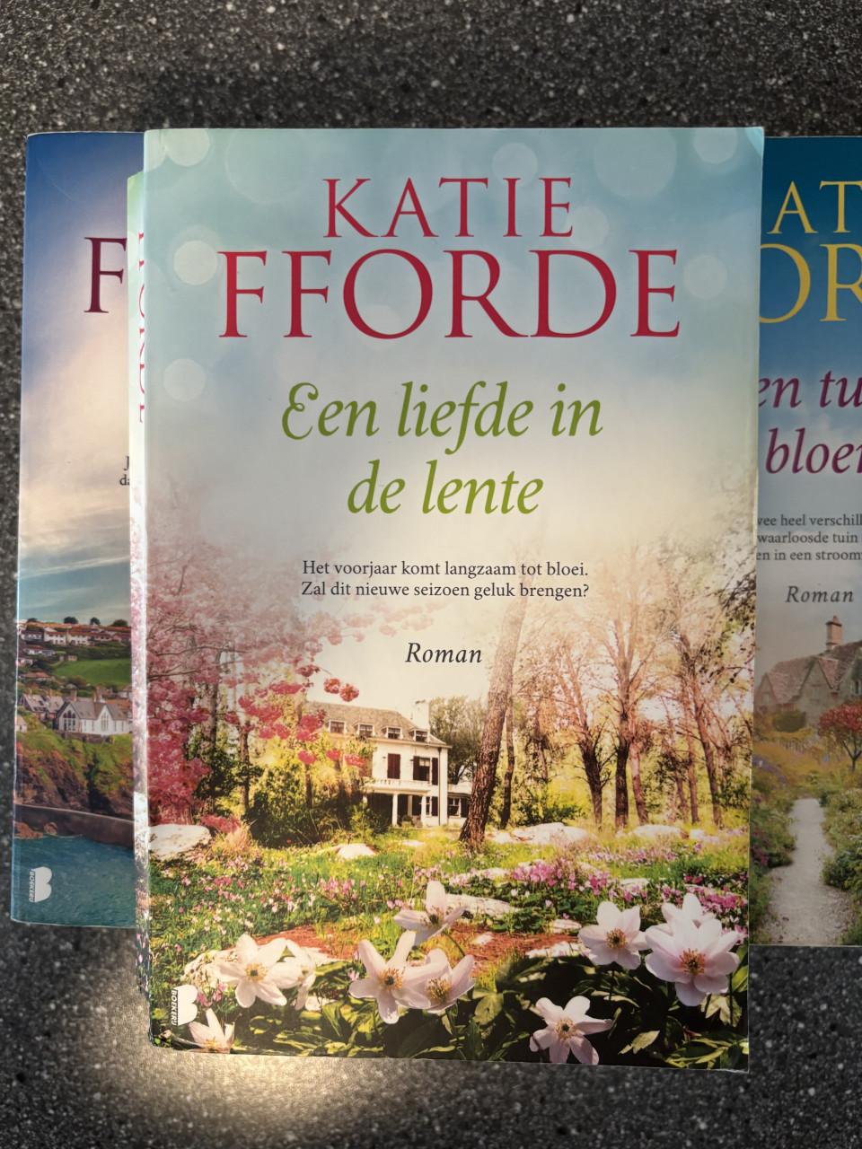 9 ROMANS, LUCINDA RILEY, KATIE FFORDE ENZ