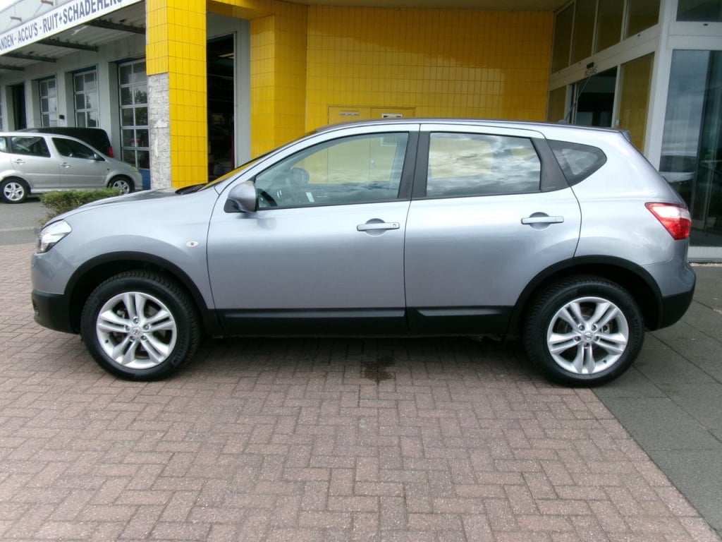 Nissan Qashqai 1.6 acenta airco, nav., camera, trekhaak, pdc