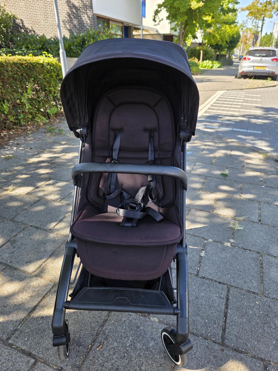 Joolz Aer+ compacte (reis) buggy zwart – incl. reistas en regenhoes