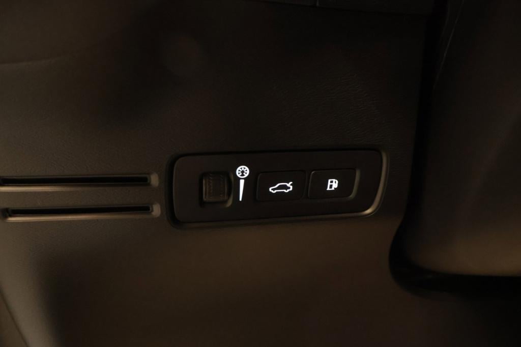 Volvo XC40 1.5 t5 plug-in hybrid core bright|stuur+stoelverwarming|achterui