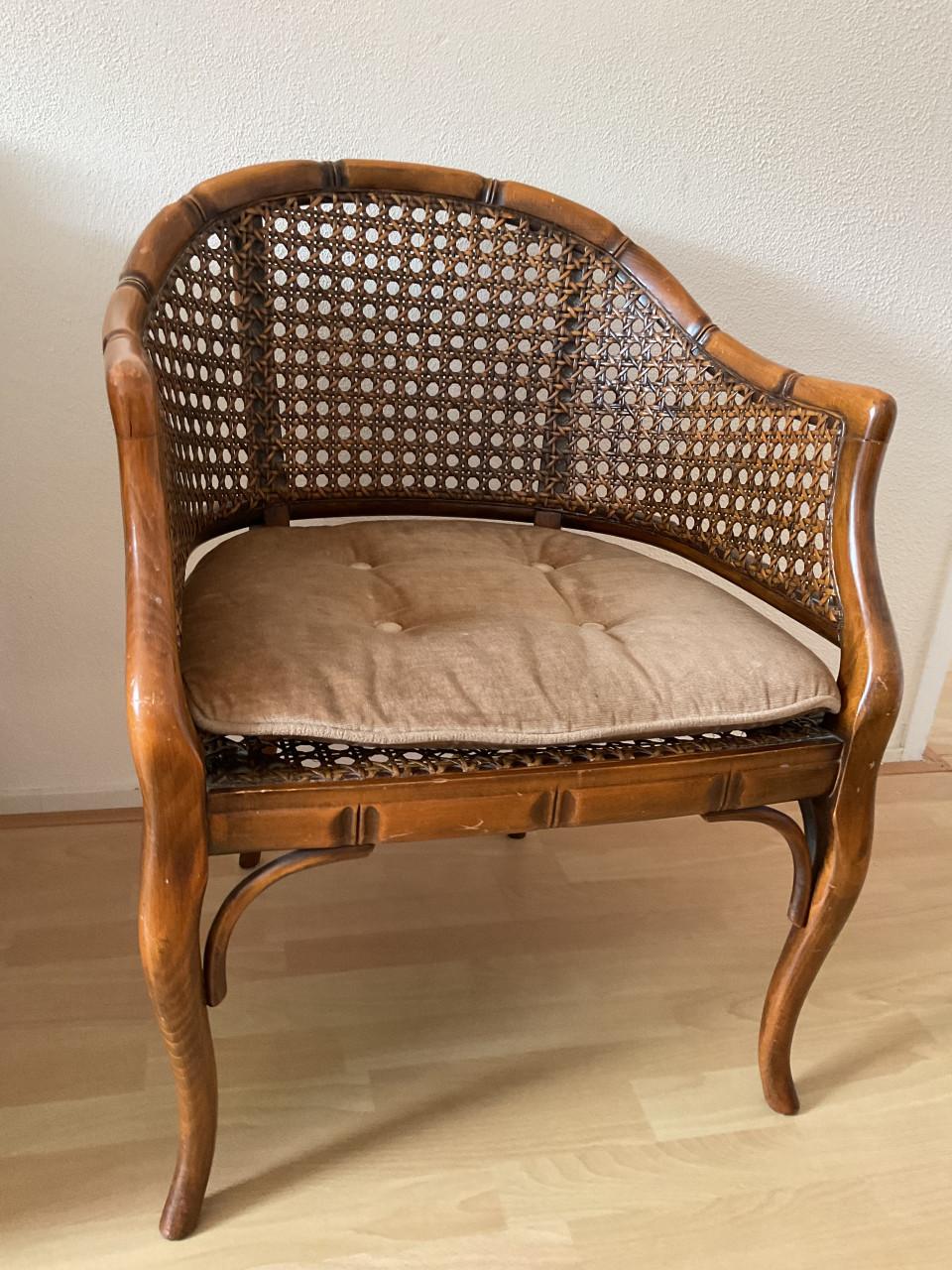 Vintage houten stoel met riet
