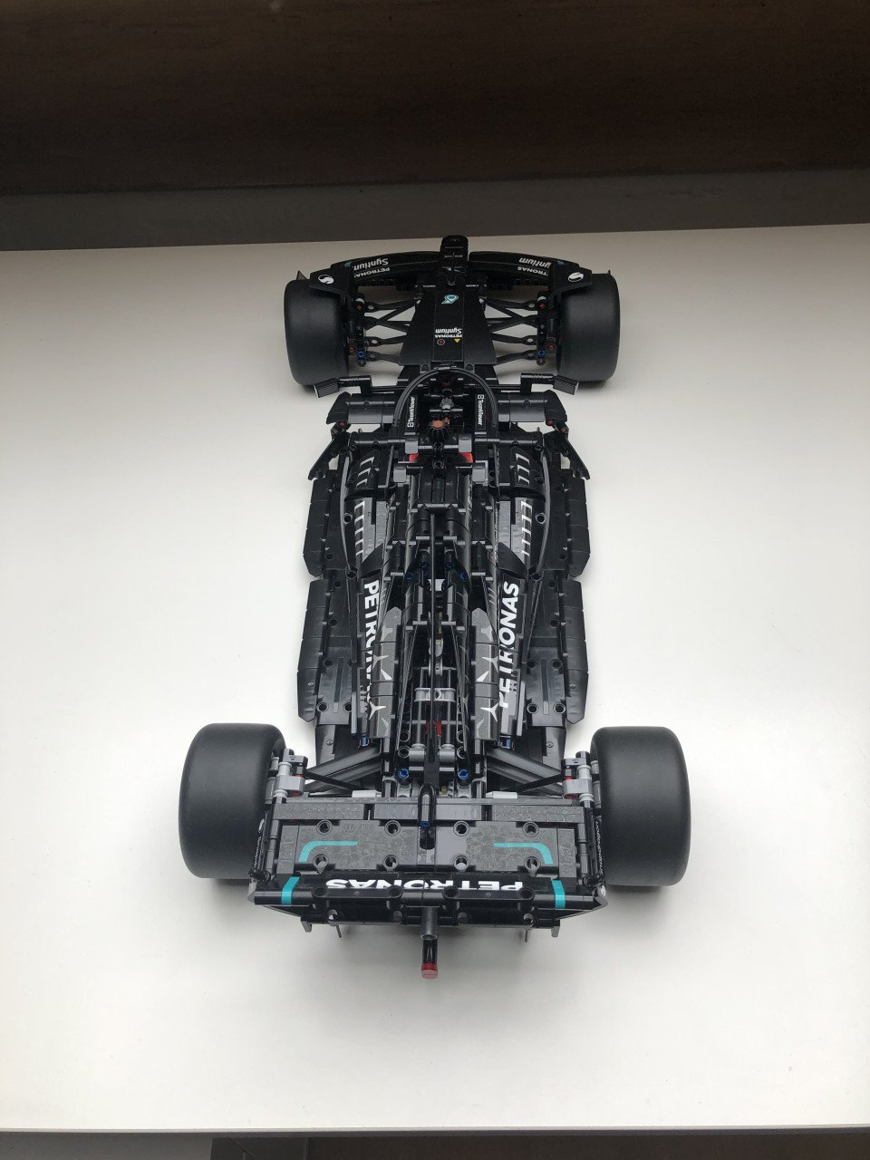 Lego Technic sets, 42141, met Pirelli stickers, 42171 en 42154, nieuwstaat.