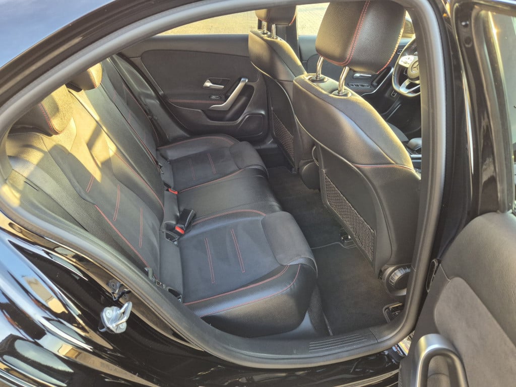 Mercedes-Benz A-Klasse 200 business solution amg