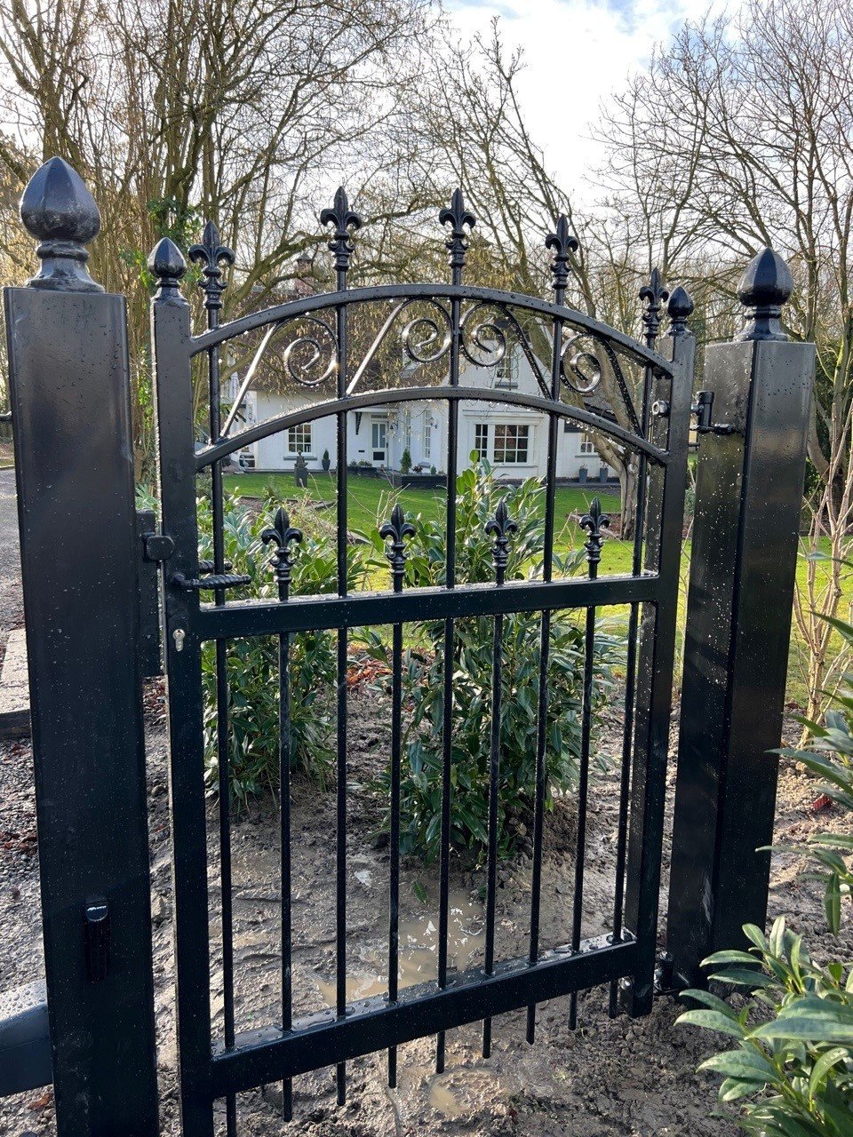 Inrijpoorten - Automatische poorten - Tuinpoorten en Hekwerken.