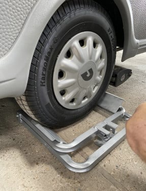Caravan leveler