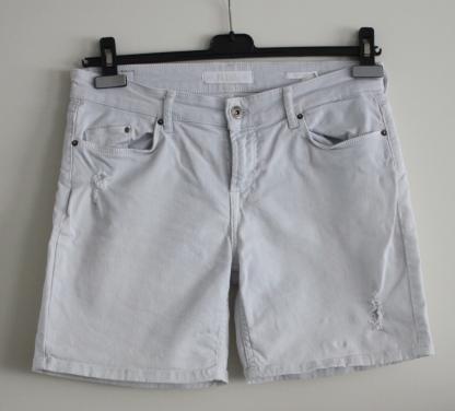 Korte broek maat 38