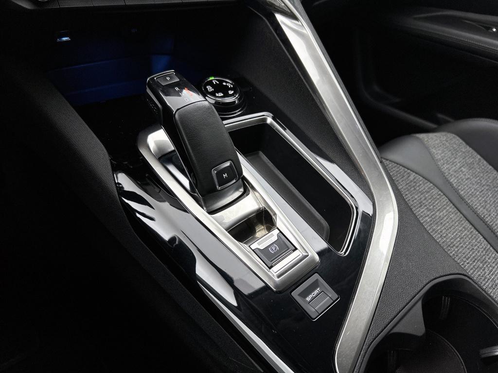 Peugeot 3008 1.2 puretech allure limited automaat | navigatie | grip contro