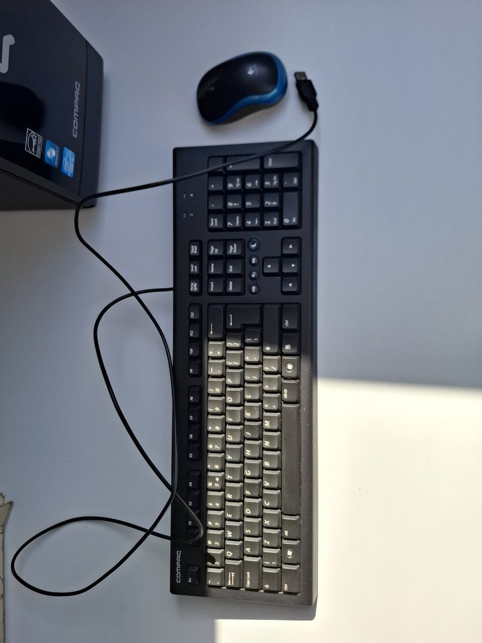 COMPAQ CQ2000 PC