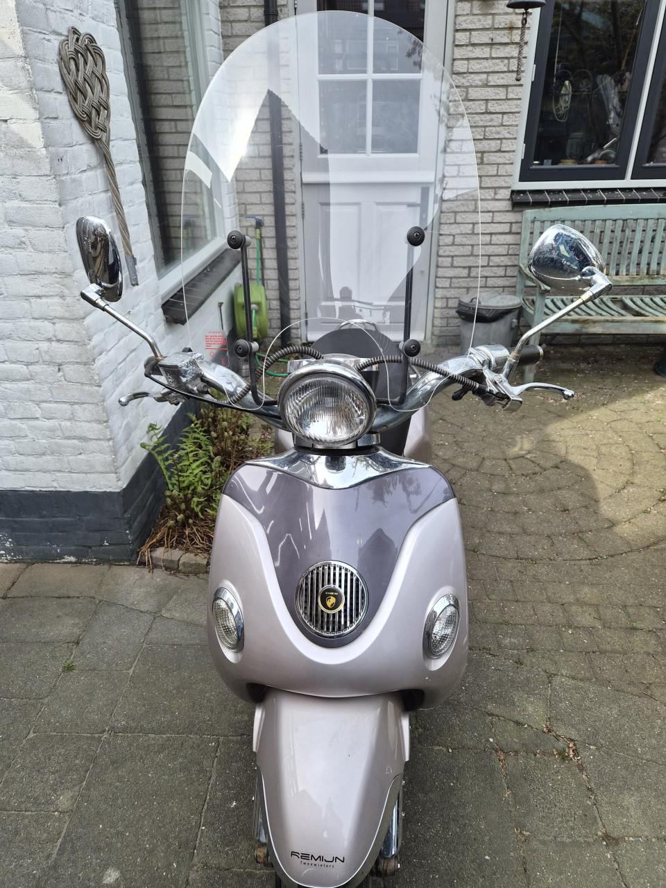 Retro scooter