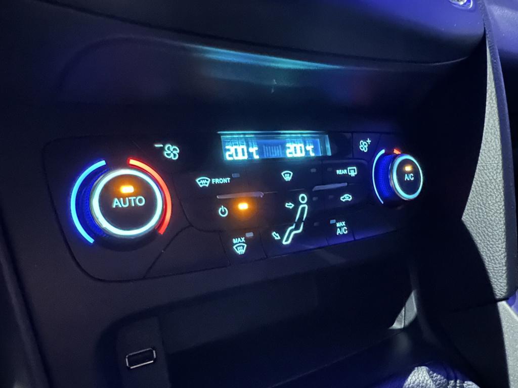 Ford Focus 1.5 ecoboost st line business *navi*camera*