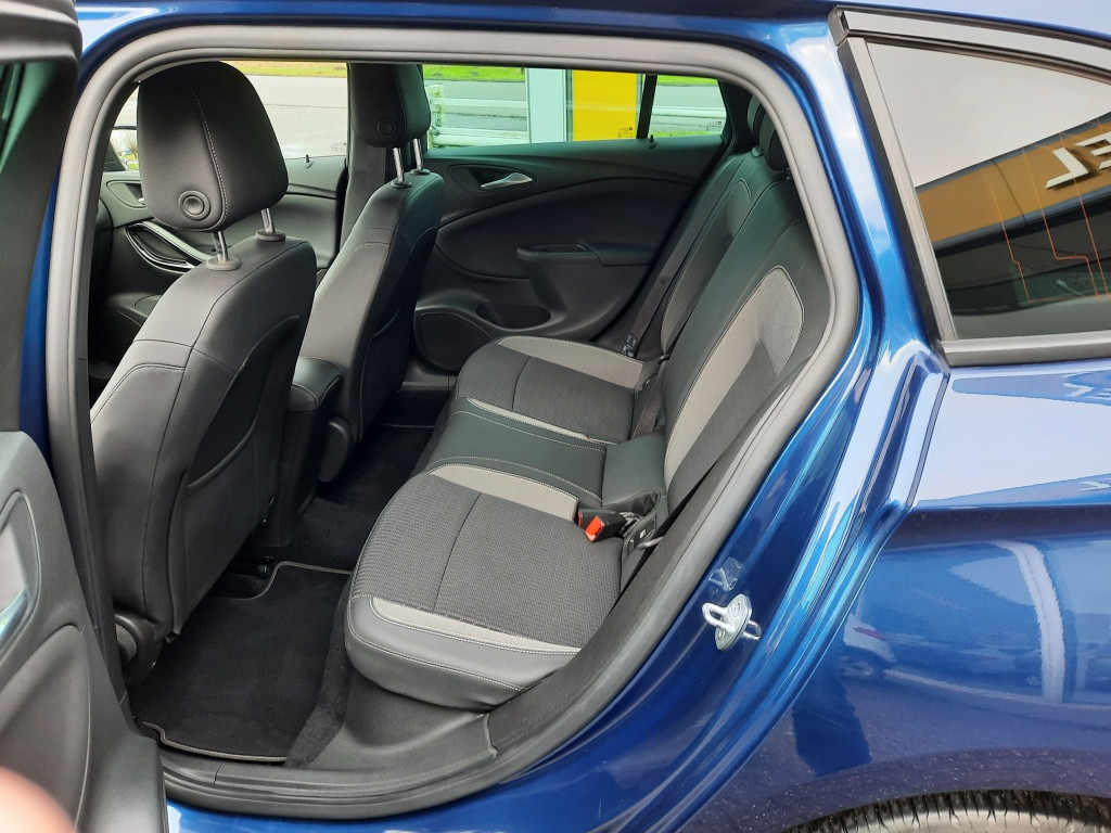 Opel Astra sports tourer 1.2 design & tech
