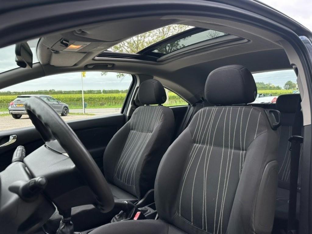 Opel Corsa 1.2-16v enjoy trekhaak schuifdak apk 06-2027