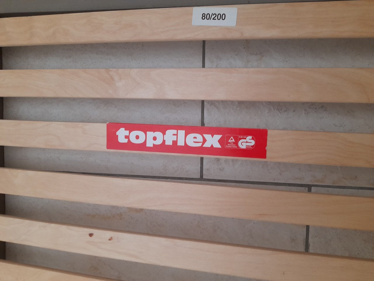 2 x lattenbodem 80 x 200 (in goede staat)
