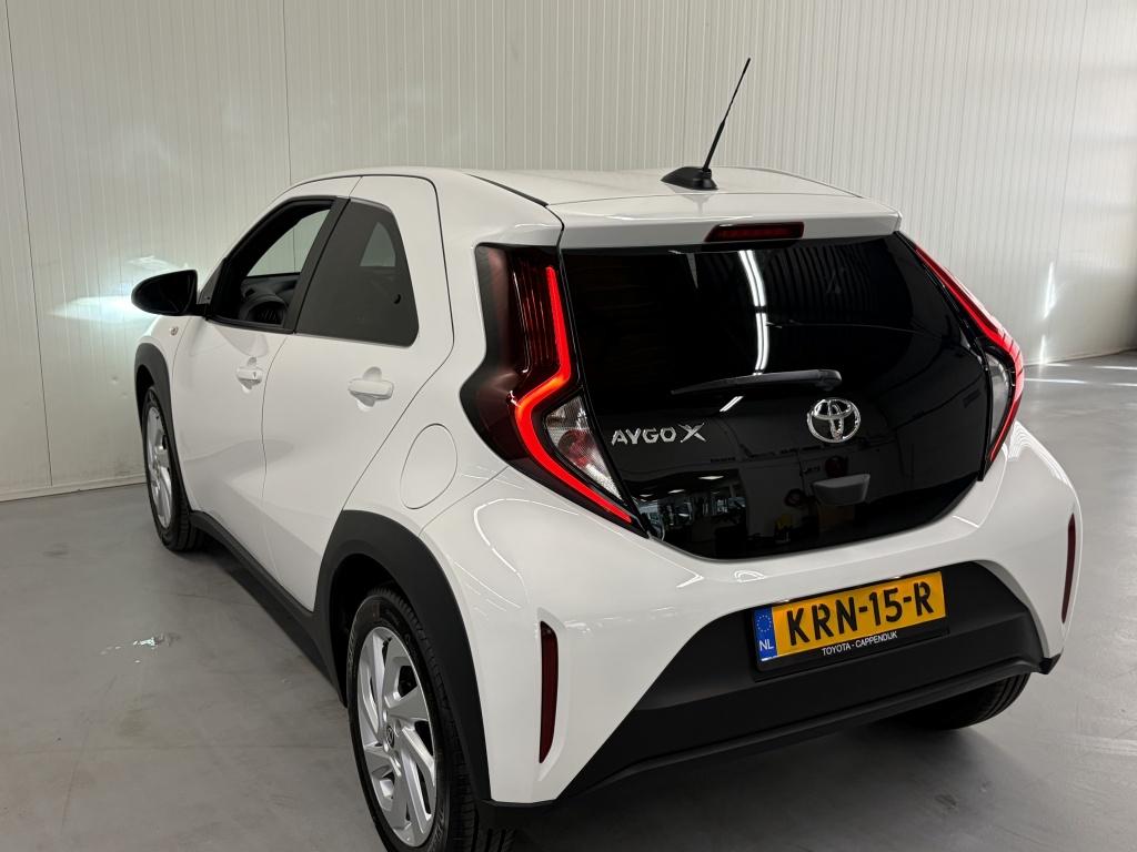 Toyota Aygo x 1.0 vvt-i s-cvt first| stoelverw.| carplay| led| lichtmetaal|