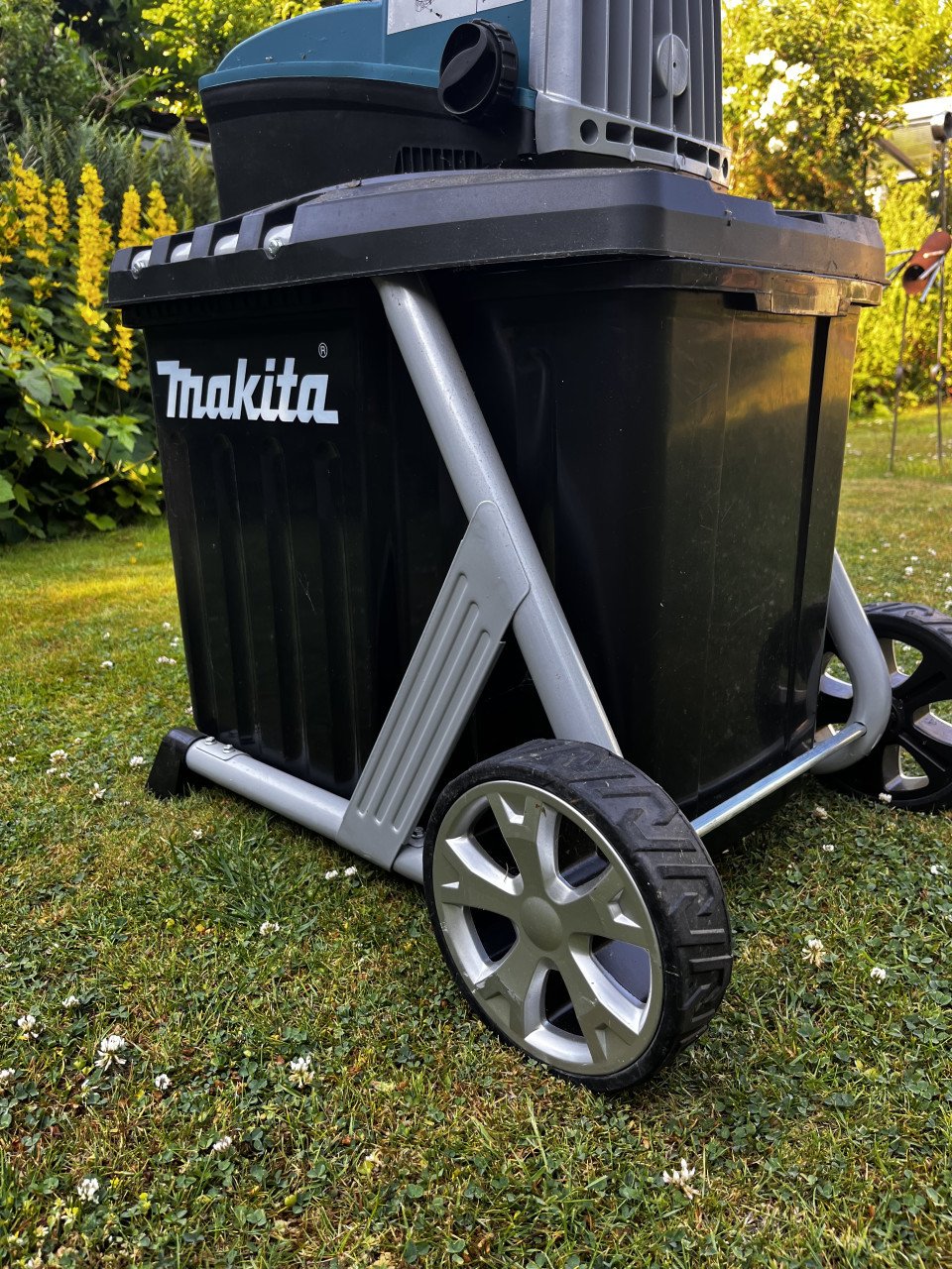 Makita Hakselaar. Mooi en goed. UD2500