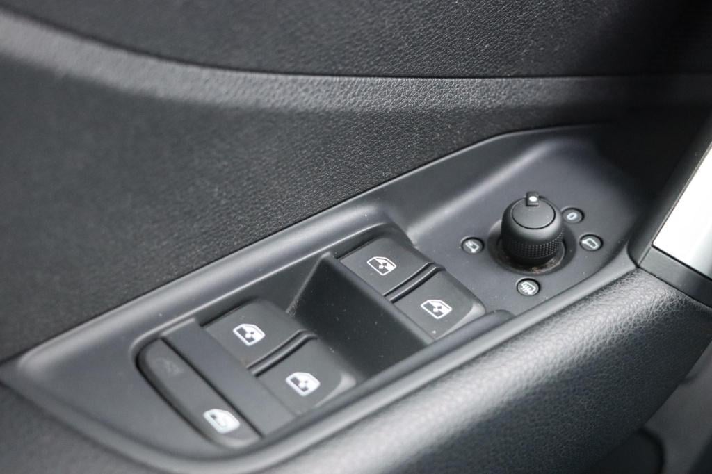 Audi Q2 35 tfsi s edition 150pk s-tronic | panoramadak