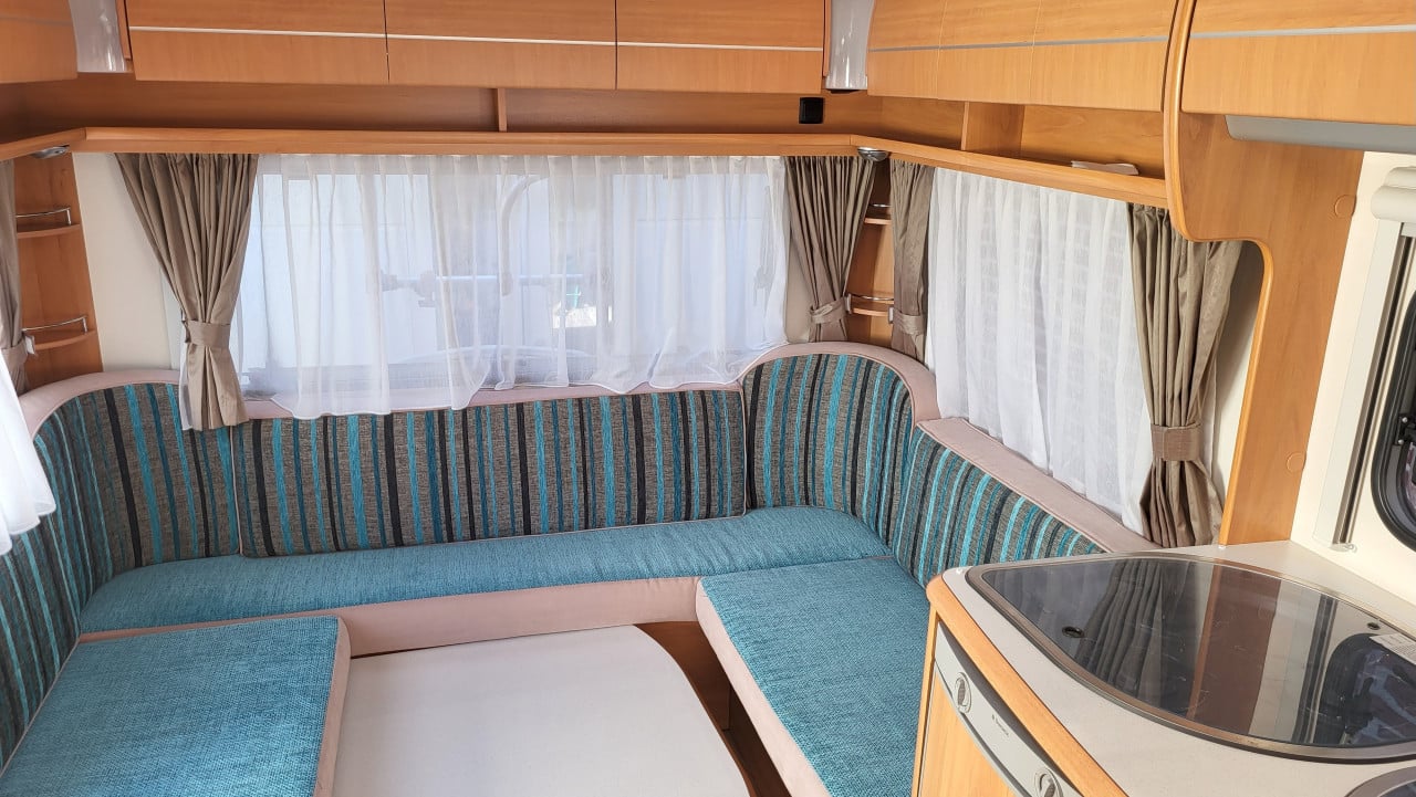 Zeer nette caravan Homestar Racer 45 UTF