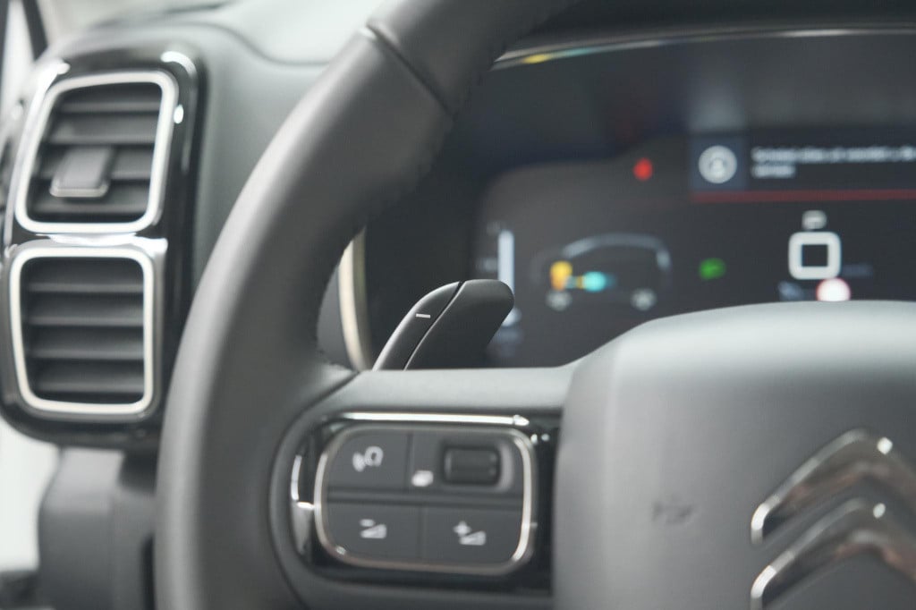 Citroen C5 Aircross 1.2 hybrid 136 e-dcs7 plus | camera | navigatie | parke