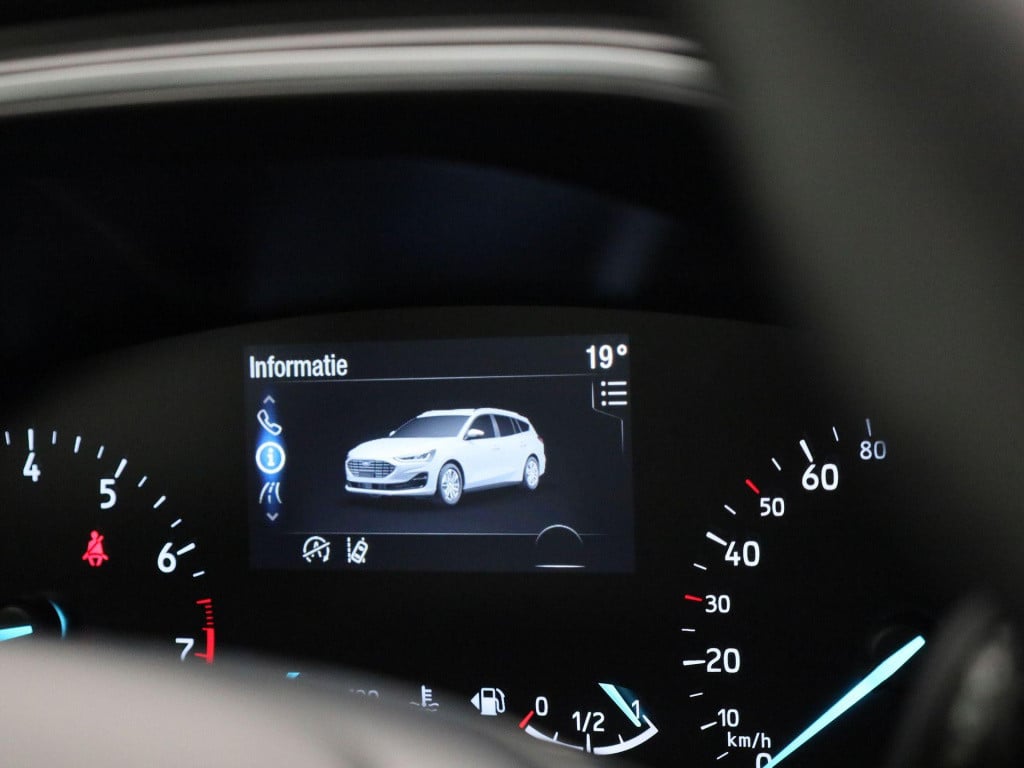 Ford Focus wagon 1.0 ecoboost hybrid connected | navigatie | cruise control