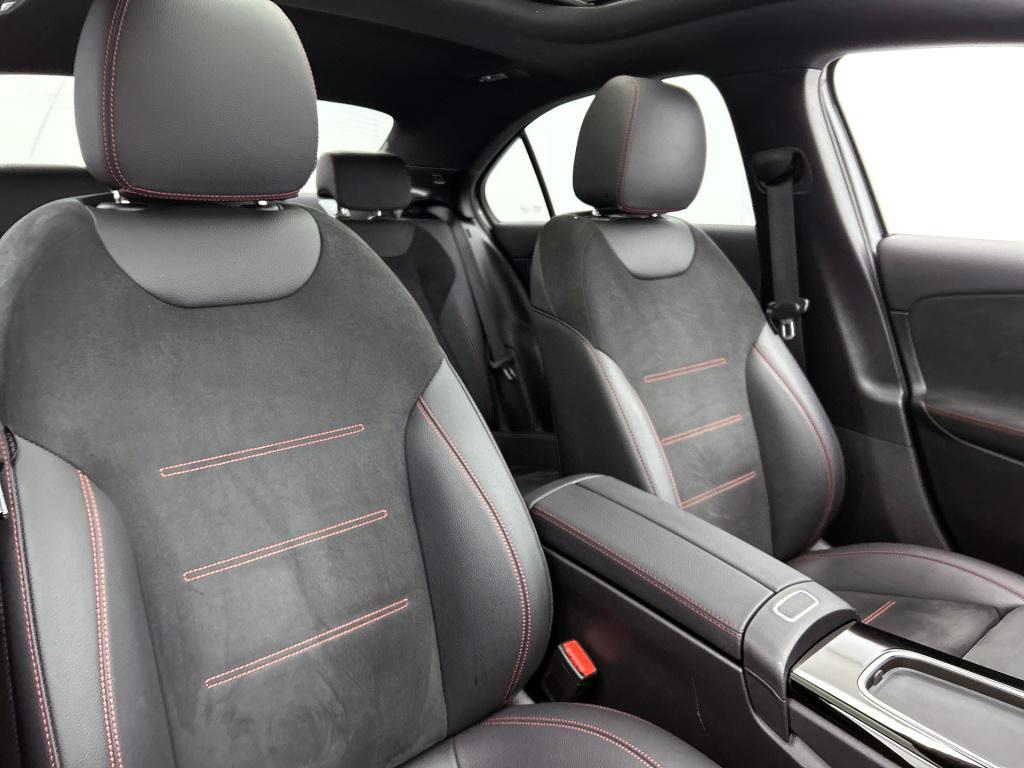 Mercedes-Benz A-Klasse 250 e business solution amg amg line | night pakket 