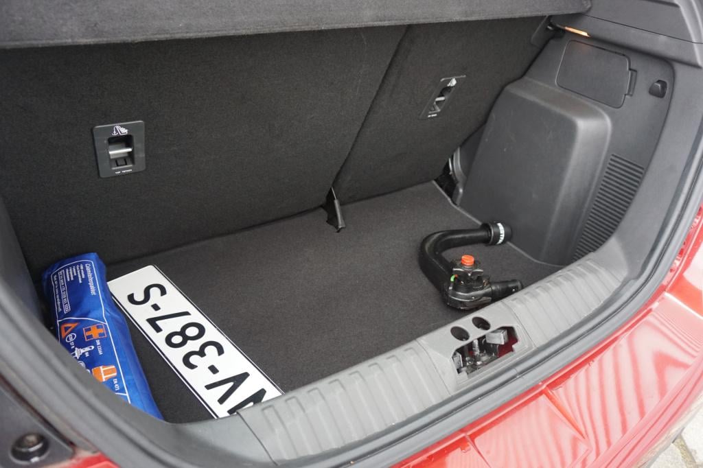 Ford KA ka+ 1.2 trend ultimate airco / cruise / parkeers. / bt / trekhaak /