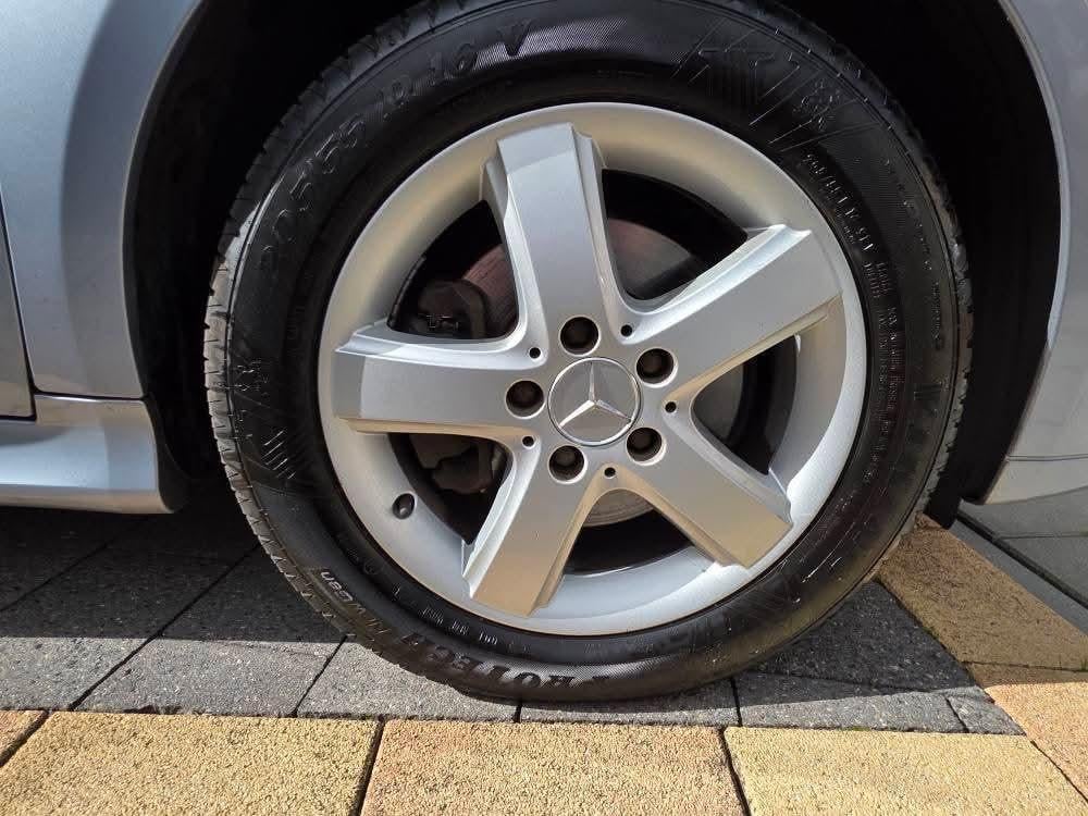 Tekoop zeer mooie Mercedes B.Klasse 200 Turbo Automaat