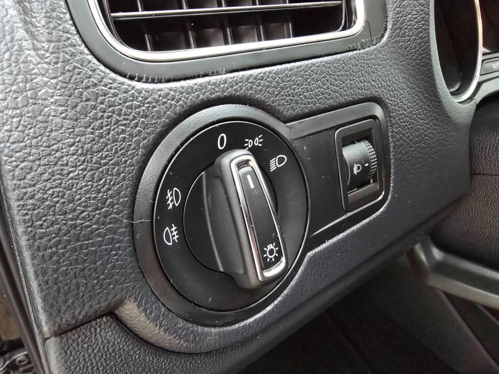 Volkswagen Polo occasion zwart 1.0 bluemotion uitvoering dus extra zuinig! 