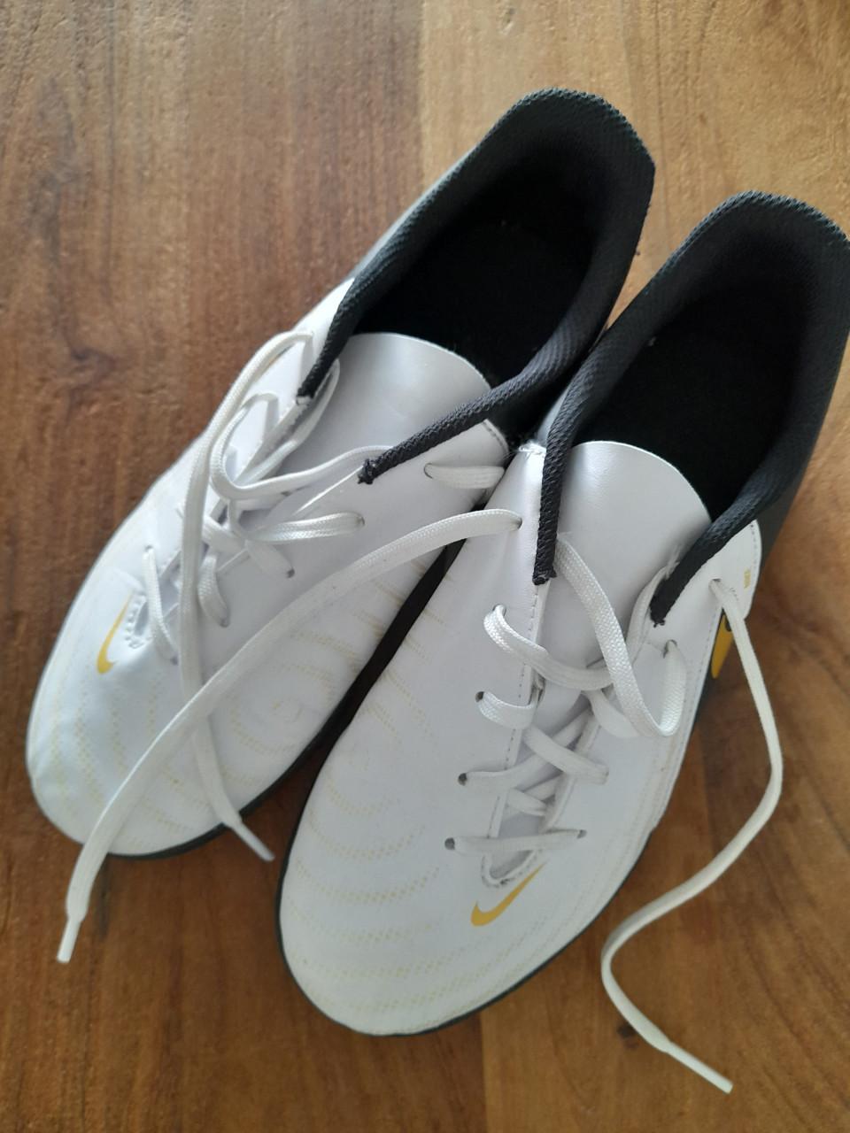 Nike schoen (zaal) (gym) maat 36,5