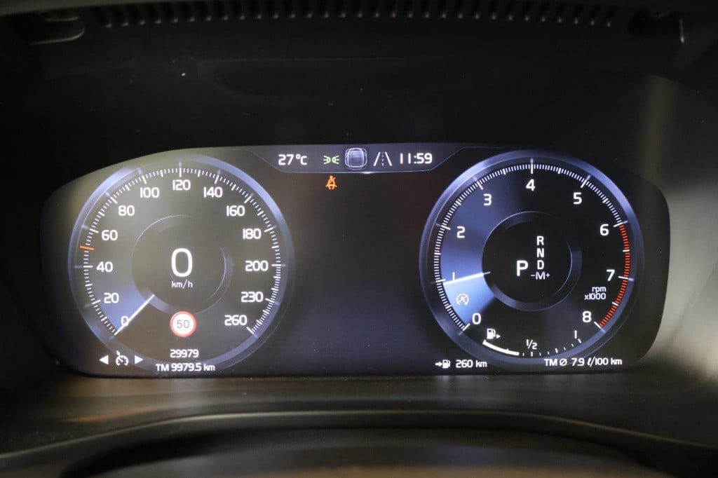 Volvo XC40 1.5 t3 momentum pro nl auto, panoramadak, el kofferklep, carplay