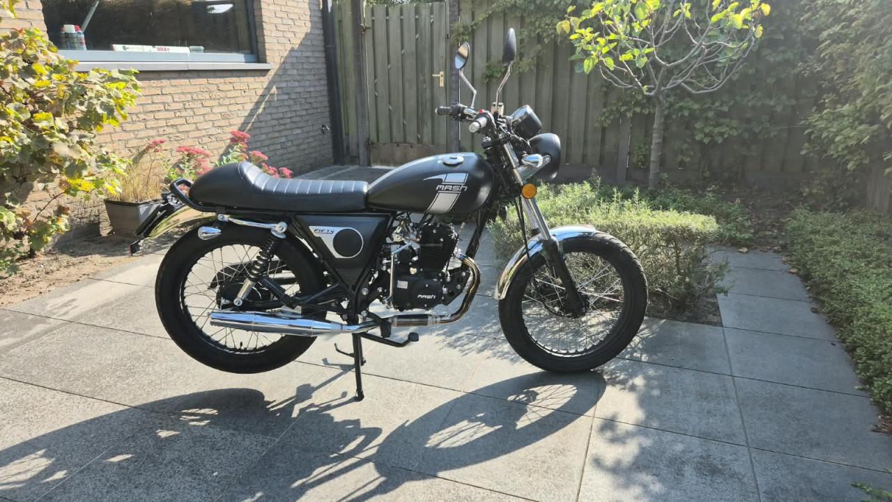 Mash 50 schakelbrommer, zwart/chroom, retro