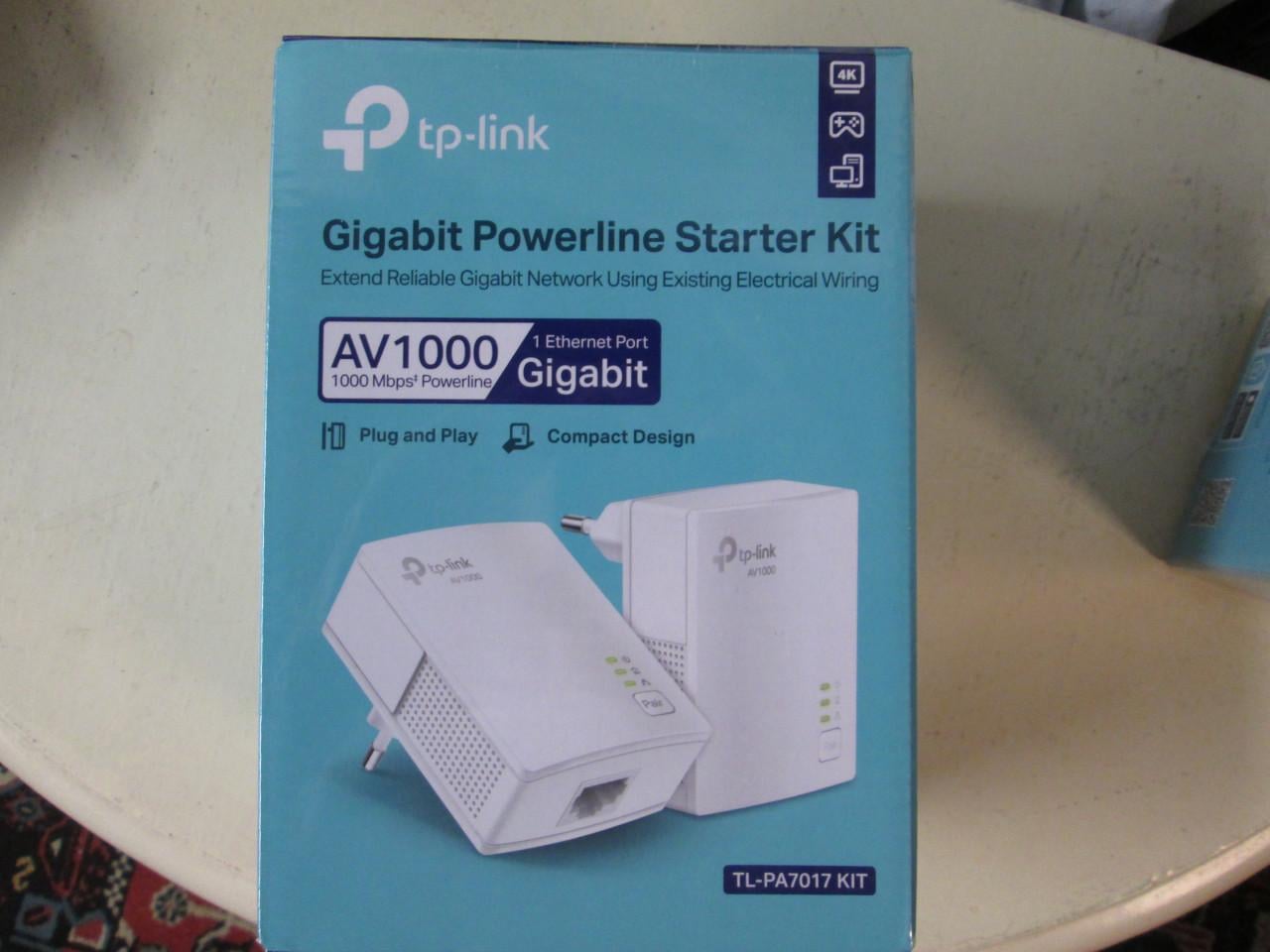 T P link power line starter kit A V 1000