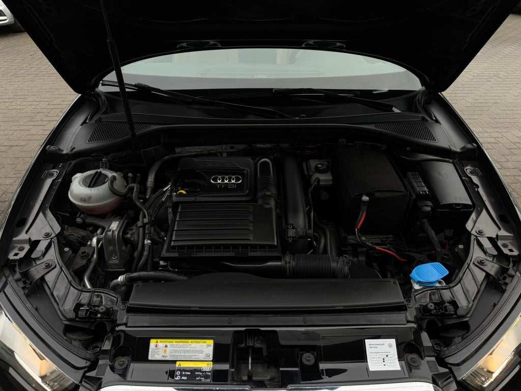 Audi A3 sportback 1.4 tfsi cod s-line * leder * navigatie * nap