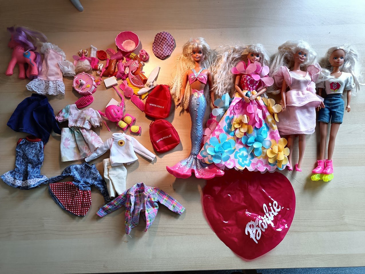 Barbie collectie met kleding & accessoires – klaar voor nieuw speelplezier!