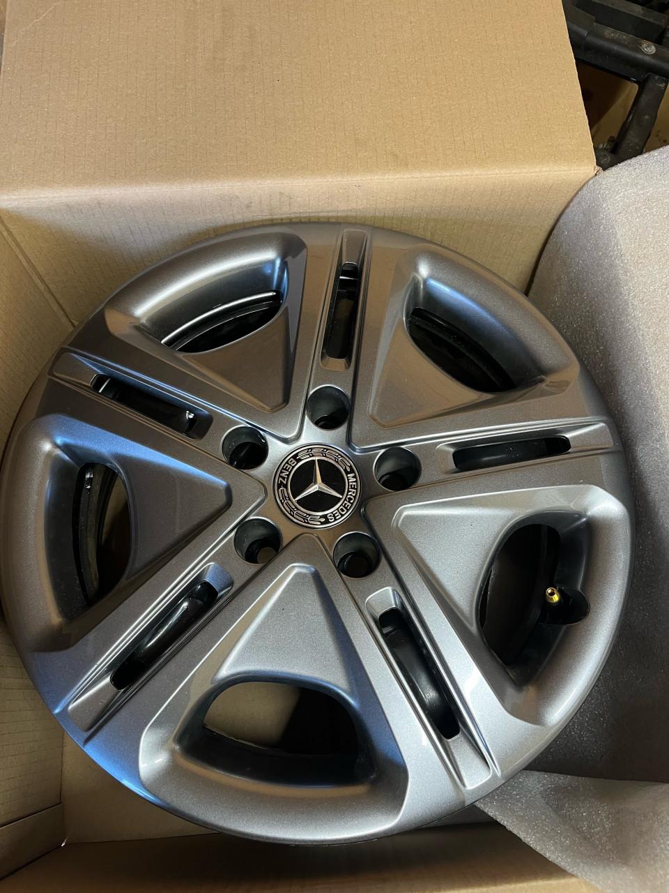 Nieuwe stalen velgen met sensoren Mercedes Citan 2025 met nieuwe wieldopen