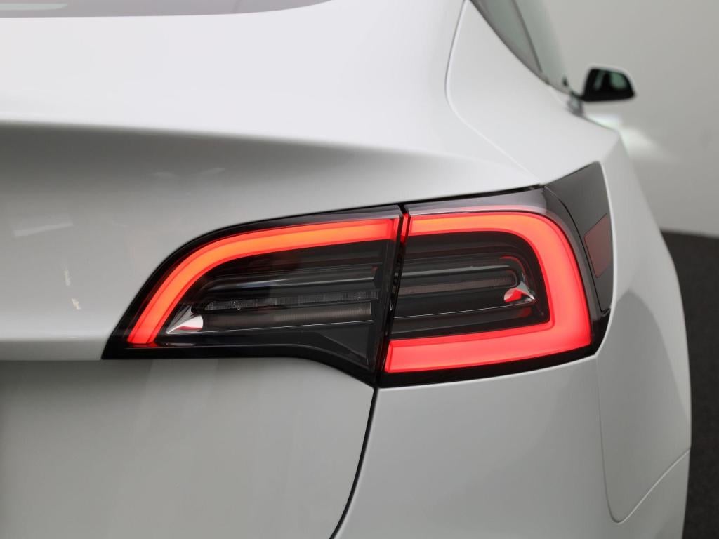 Tesla Model 3 long range rwd 75 kwh | trekhaak | warmtepomp | automaat | pa