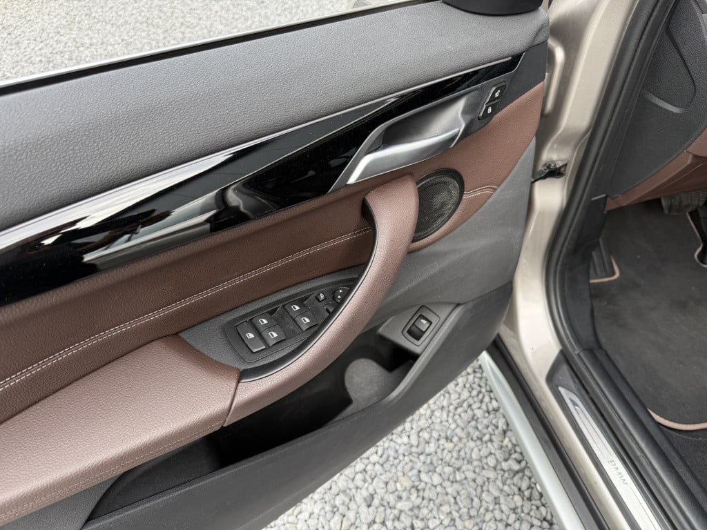 BMW X1 x-drive20i automaat high executive