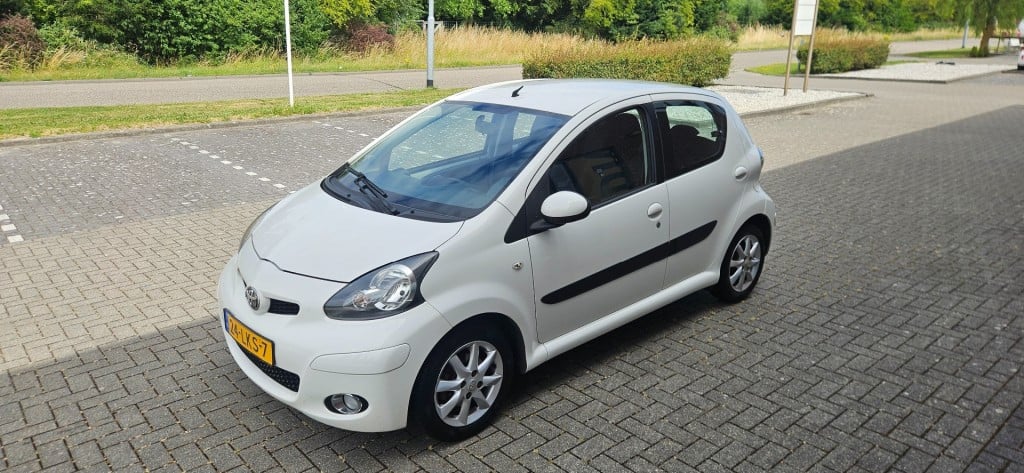 Toyota Aygo comfort 5drs airco / nl auto / apk 06-2026 / garantie