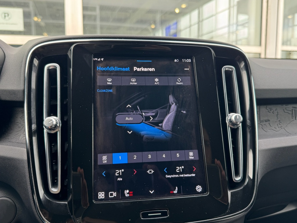 Volvo XC40 recharge plus 70kwh| trekhaak | stuur+stoel.verw| warmtepomp