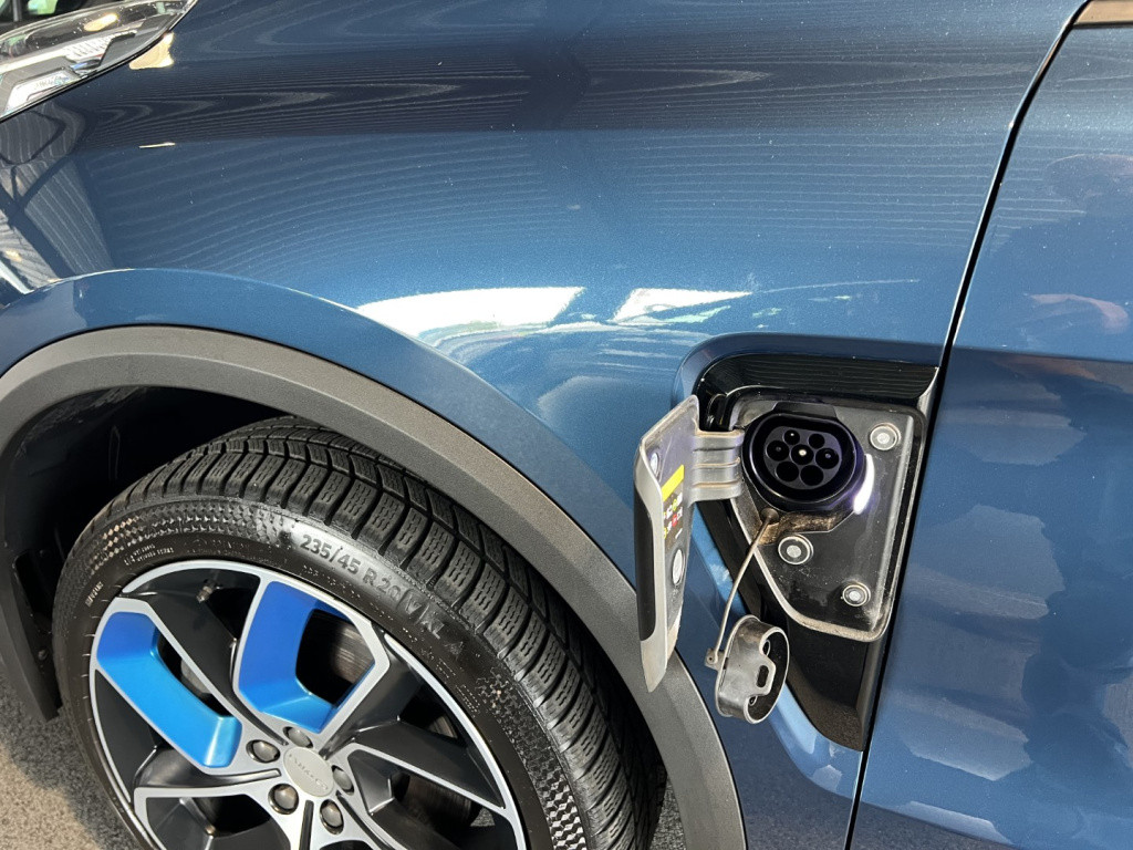 Lynk & Co 01 1.5 261pk plug in hybrid , panodak , 360gr camera, carplay