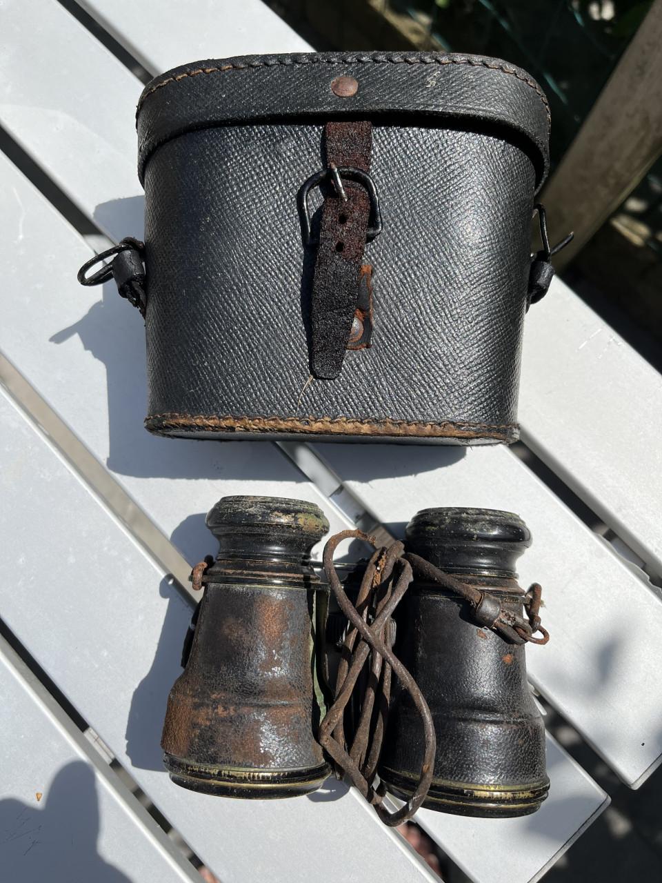 Antieke verrekijker met leren etui - Decoratief item