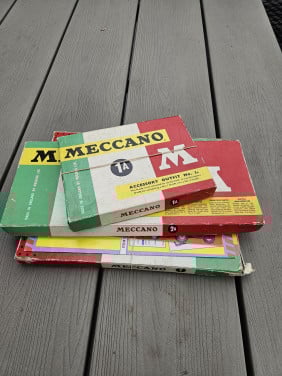 Mooie originele vintage bouwdozen van het merk Meccano, incl boekjes