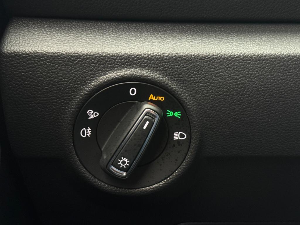 Volkswagen T-roc 1.5 tsi r-line edition * massage * carplay * trekhaak * ca