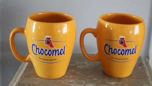 Set van 2 chocolade melk bekers
