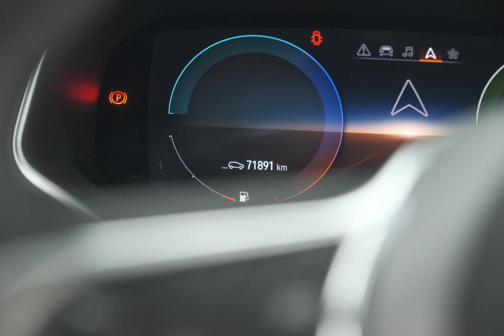 Renault Captur 1.6 e-tech plug-in hybrid 160 intens | parkeersensoren | app