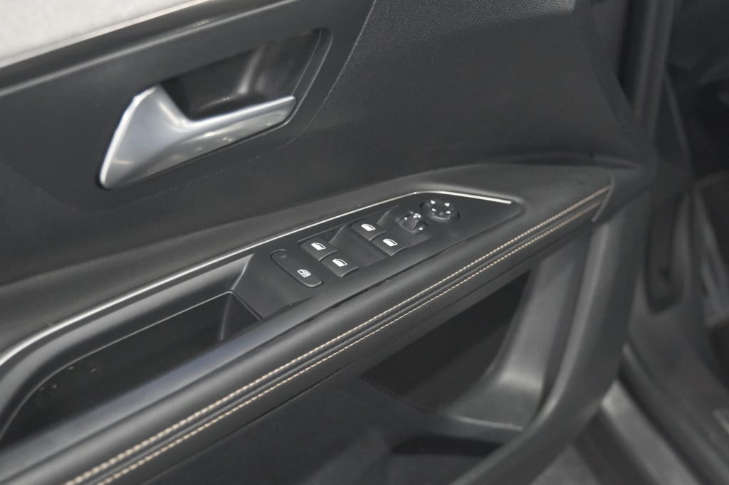 Peugeot 5008 puretech 130 gt | camera | adaptieve cruise control | dodehoek