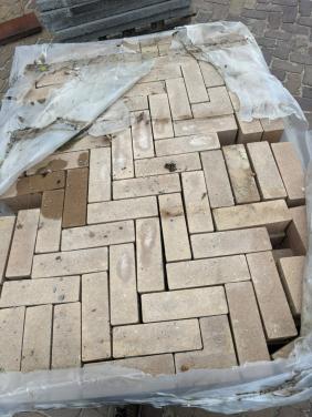 Partij betonnen dikformaat geel 21x7x8