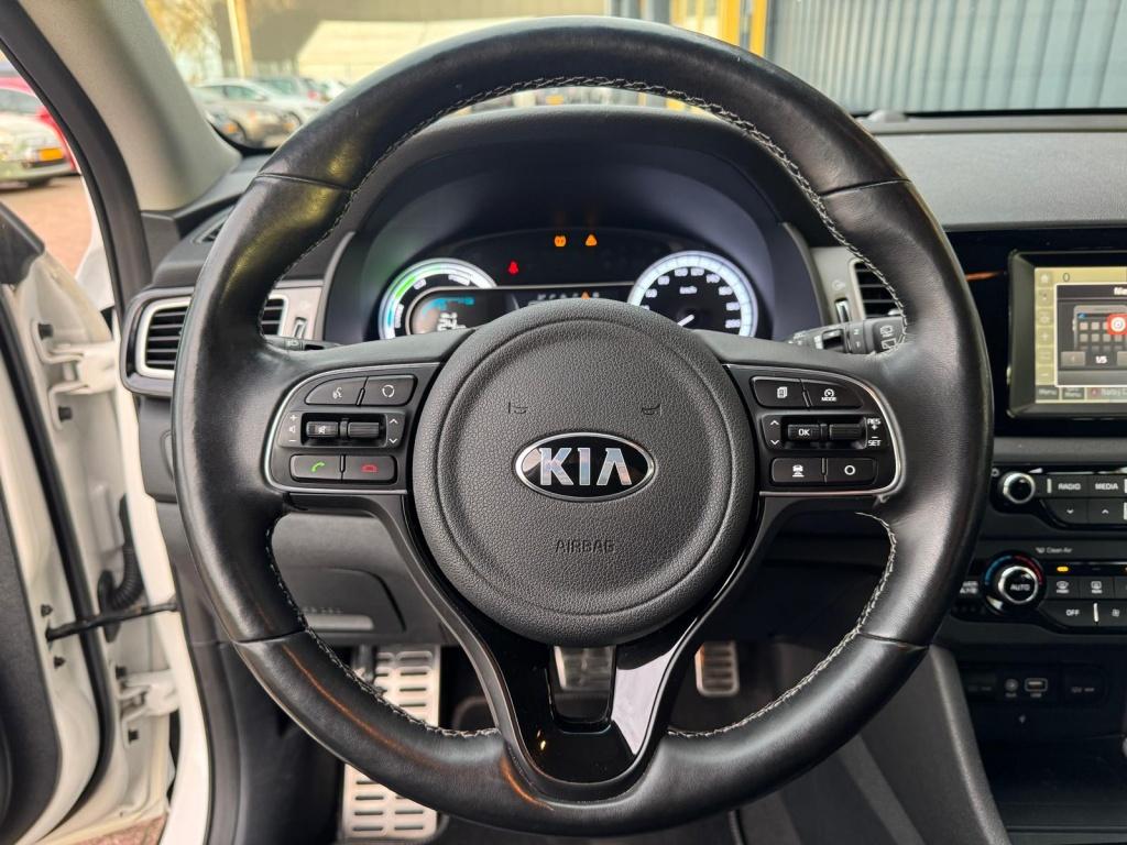 Kia Niro 1.6 gdi hybride - stoelverwarming - stuurwielverwarming - leer