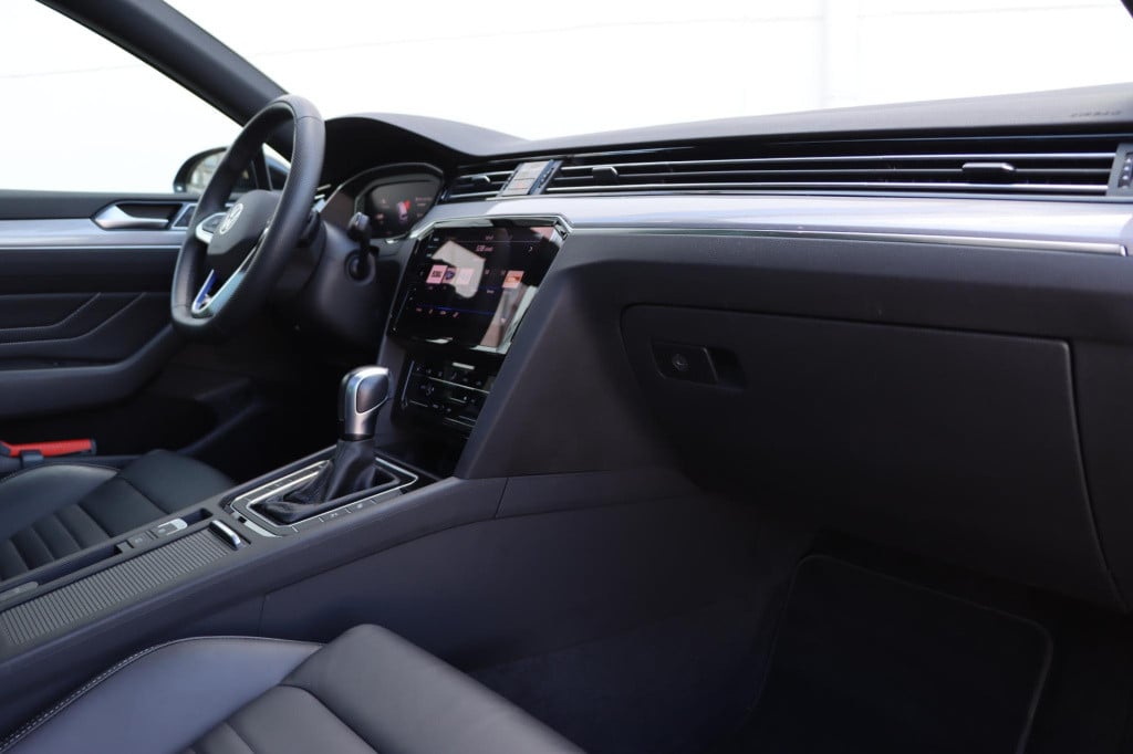 Volkswagen Passat variant 1.4 tsi phev gte business dsg 218pk