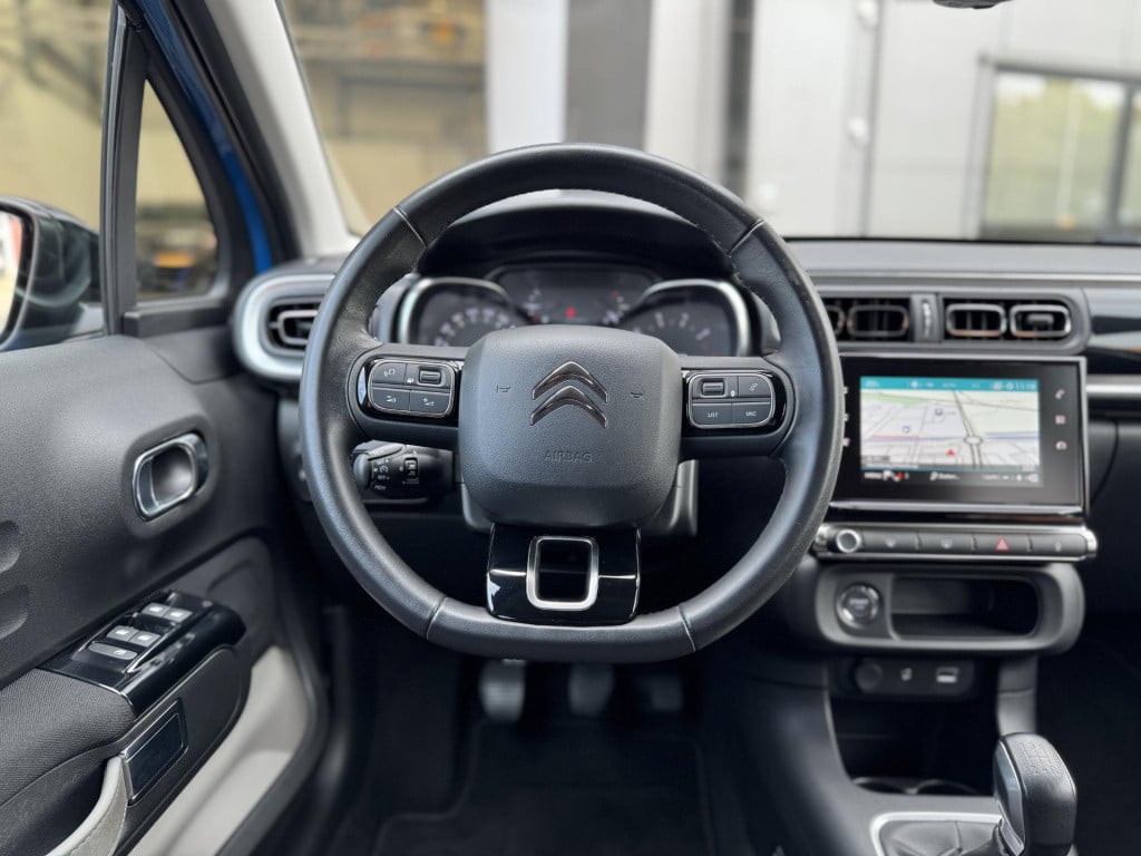 Citroen C3 1.2 puretech s&s shine panoramadak | navigatie full-map | camera