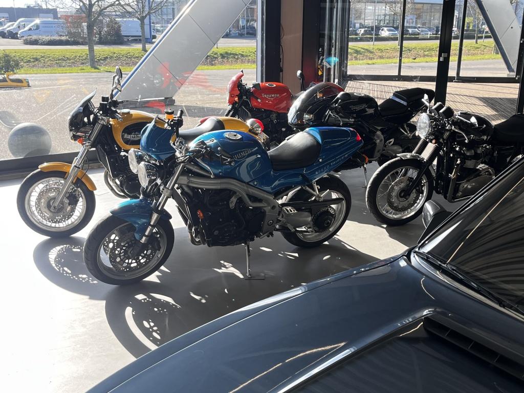 Triumph Speed Triple naked t509